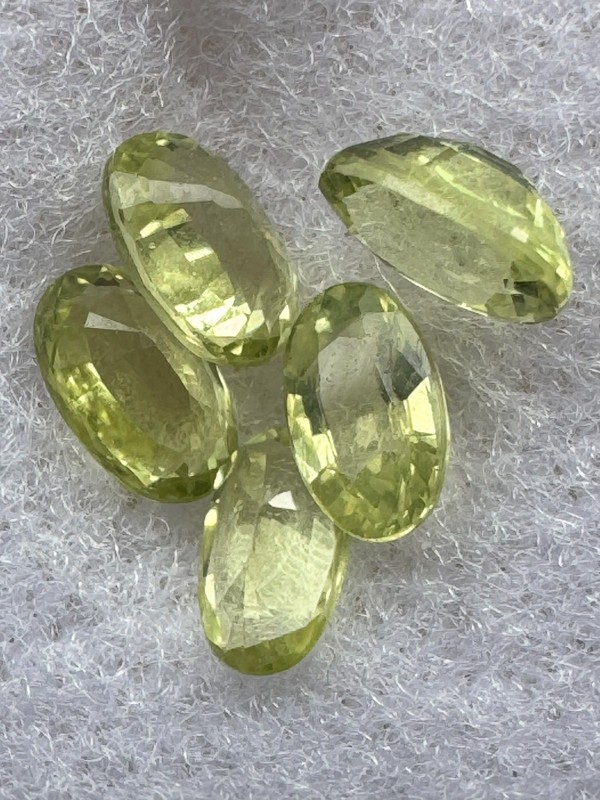 MAGARA CHRYSOBERYL. Mint Lime Green Oval, VSI. 5 PCS, 5 X 3 mm, 1.5 TCW.