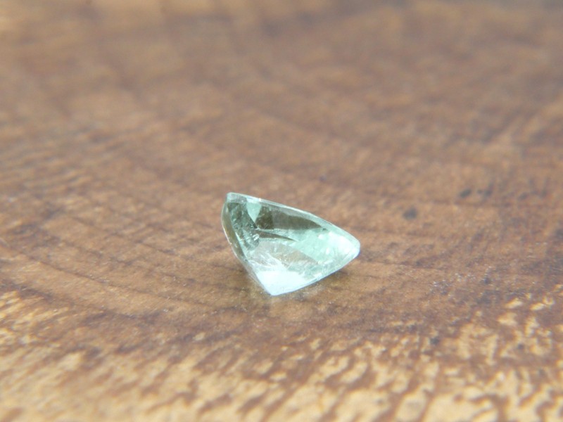 GIA Certified 0.60ct Green Triangle Paraiba Tourmaline Loose Gemstone gallery