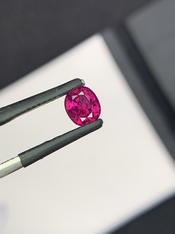 0.98 Ct Natural Ruby Oval Shape Loose Gemstone From Kashmir Pakistan gallery