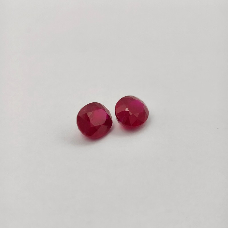 5.66 Ct Natural Mozambique Ruby AAA Gemstone Oval Step Cut Red 9.1x7.1x4.7-4.9mm gallery