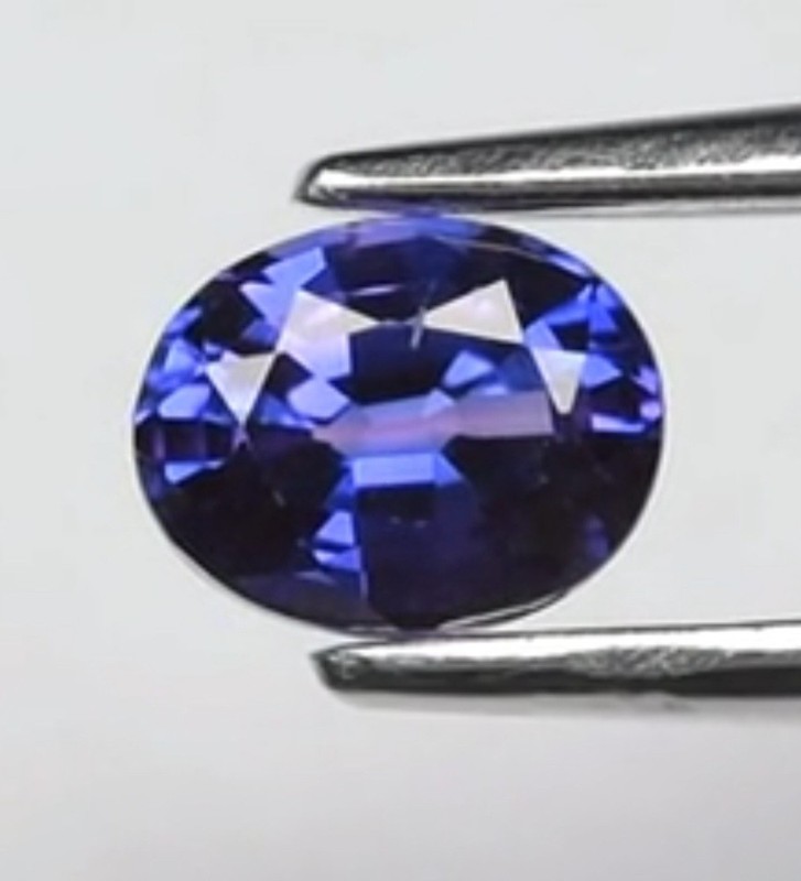 💎 0.44ct 5x4mm VS Oval Purplish Blue Sapphire – Heated, Madagascar Gemstone