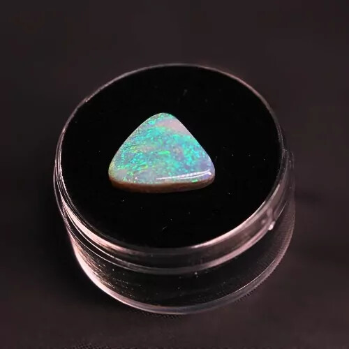 Eye-Catching Lightning Ridge Dark Opal 2.50 ct gallery