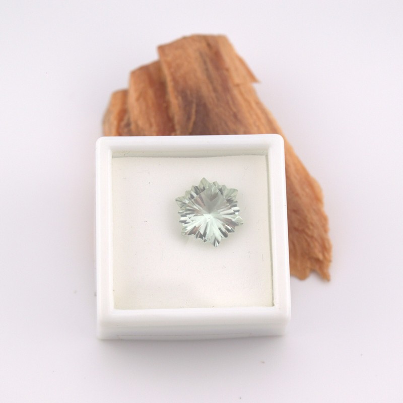 Loose Gemstone, Green Prasoilite, Star Shape, Approx 6.45CT, 14mm, Unique Shape