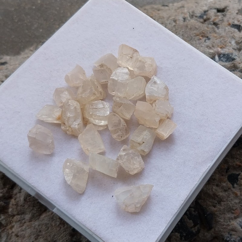 90 Ct 9 To 14 MM Natural White Color Rainbow Moonstone Rough Raw 25 Piece Lot gallery