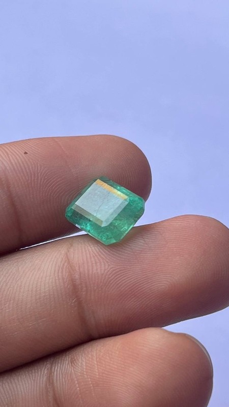 Natural Zambian Emerald 6.15 Carat Green Excellent Cut Octagon Loose Gemstone gallery