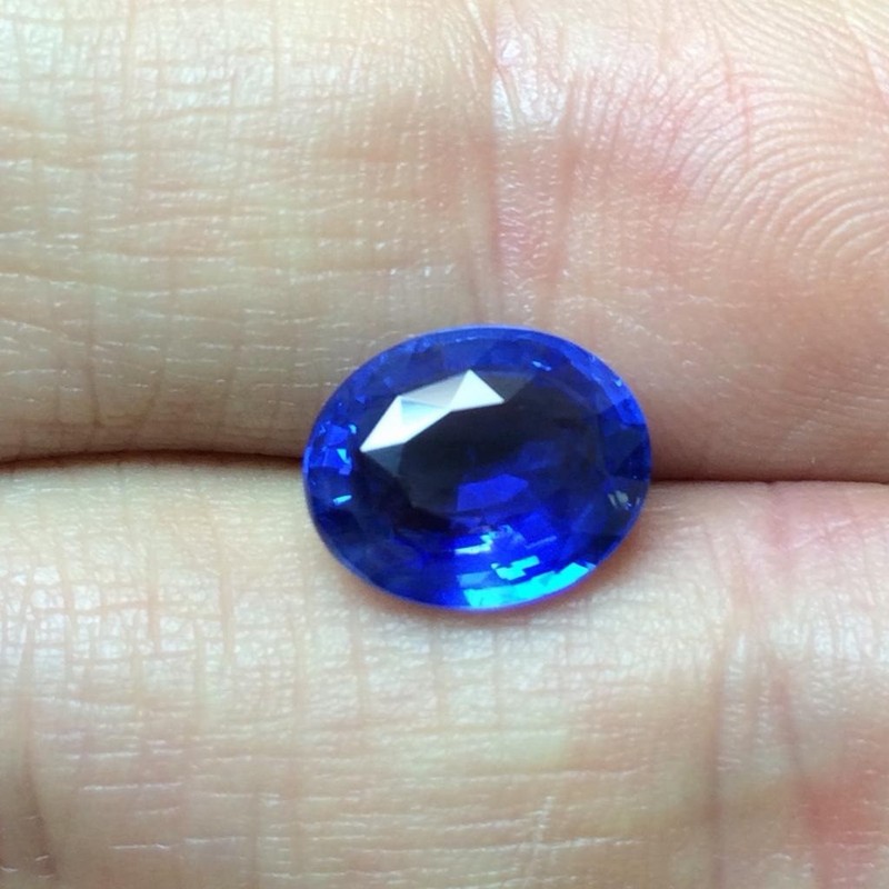 Beautiful 4.57 Ct natural unheated Blue Sri Lanka Sapphire GIA Report