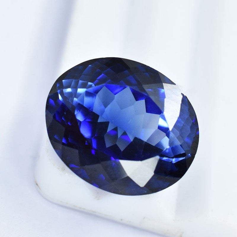 17 Carat Natural Blue Sapphire Certified Flawless Oval Cut Loose Gemstone