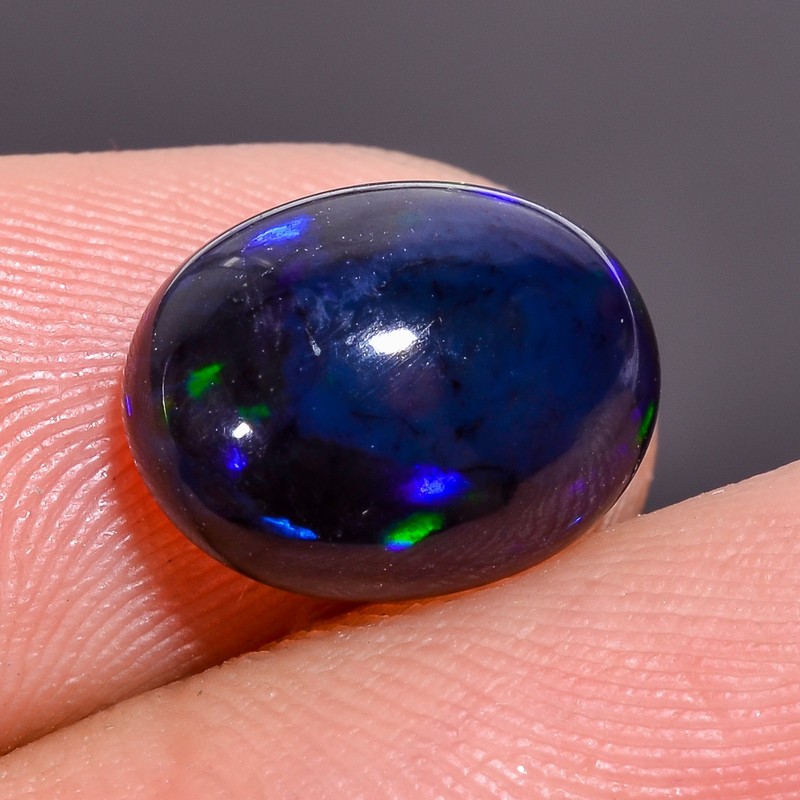 natural black ETHIOPIAN OPAL oval shape loose gemstone 3.00 Cts. (09x11x05 mm)