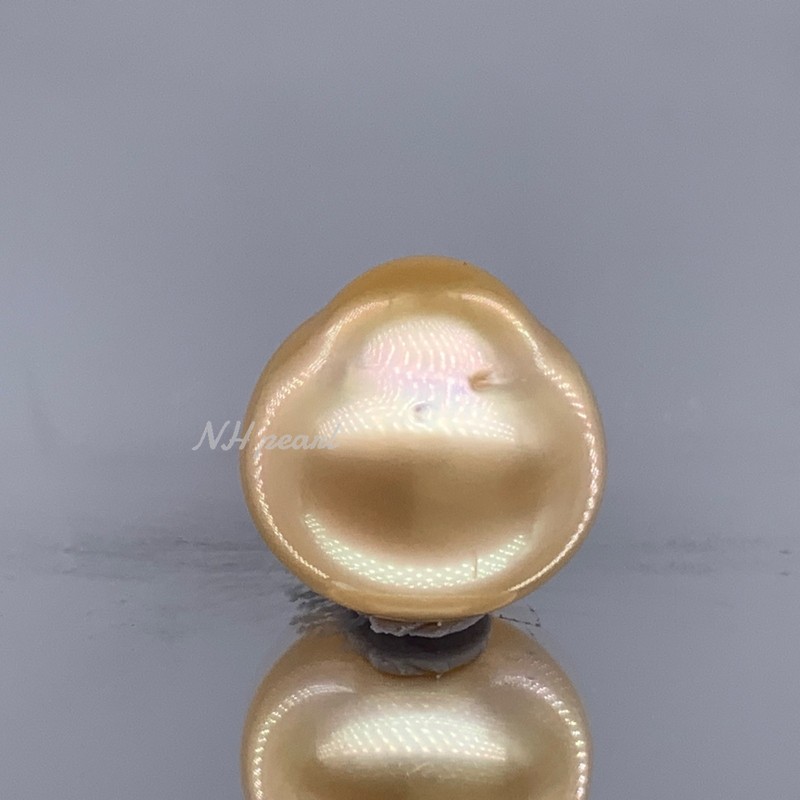 South Sea Pearl oval gold 12mm x 11.7mm Lombok Indonesia 2.34g undrilled