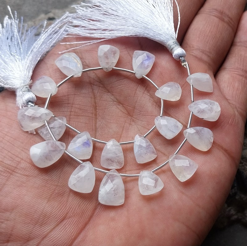 50 Ct 8x9.5-7.5x11 MM Natural White Moonstone Fancy Cut 8 Inch Beads Necklace gallery