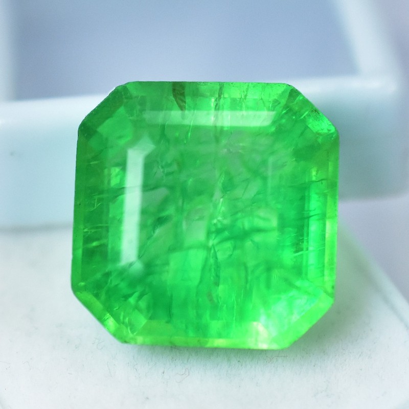 19 Ct Natural Certified Green Emerald Brillian Square Cut Loose Gemstone