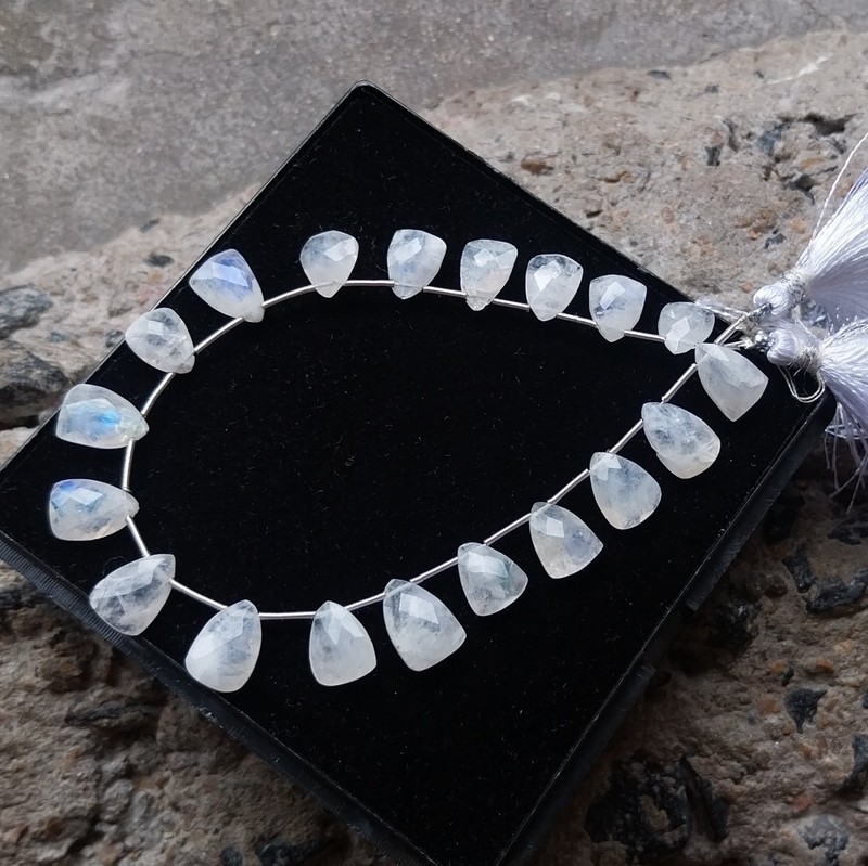 50 Ct 8x9.5-7.5x11 MM Natural White Moonstone Fancy Cut 8 Inch Beads Necklace gallery