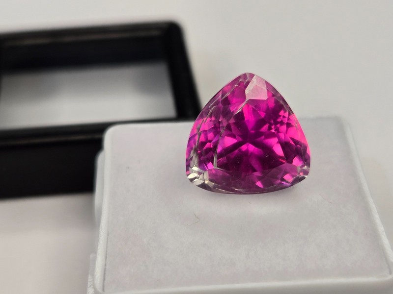 Superb Certified Bi-color Pitambari Sapphire Trillion Cut 11+Ct Gemstone Natural