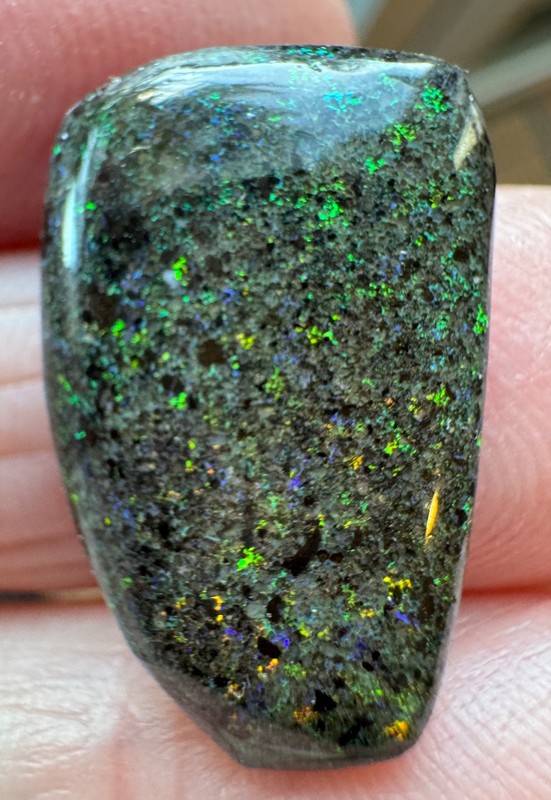 Australian Andamooka Matrix Opal 10.5 carats Green Fire Cabochon 22x14x4mm