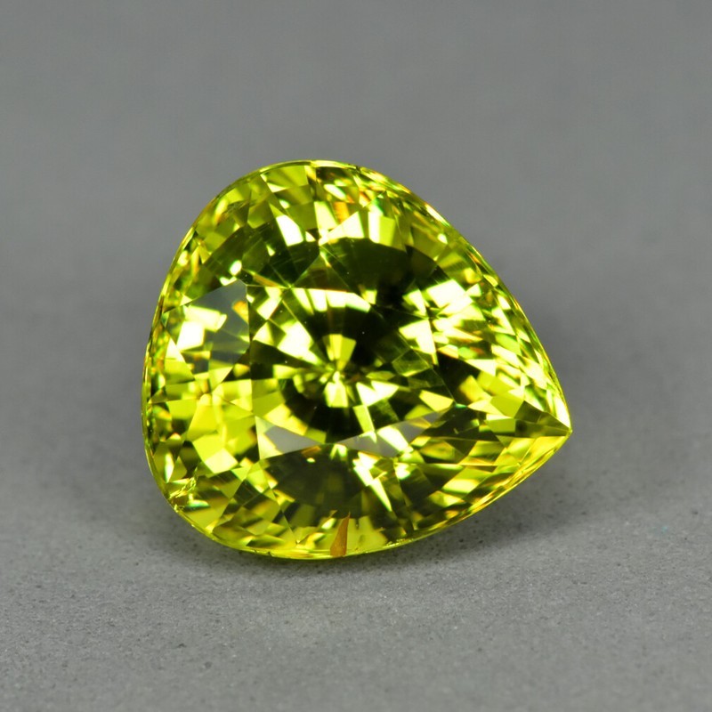 4.05Ct Pear_Very good Unheated Grossular Mali Garnet _ Hue Chrysoberyl