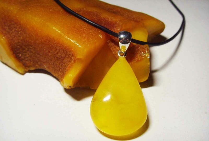 Amber pendant Natural Baltic Amber drop shape amber pendant silver 3.81gr Q-29 gallery