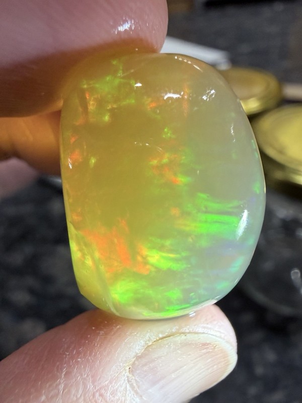 60 Ct Ethiopian Crystal Opal Polished Rough Specimen – Contra Luz