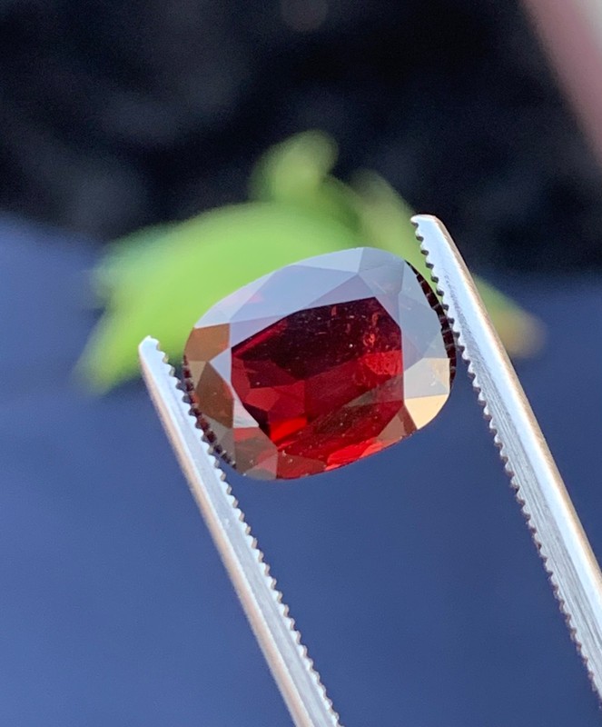 3.05 ct top quality red garnet loose gemstones from Africa