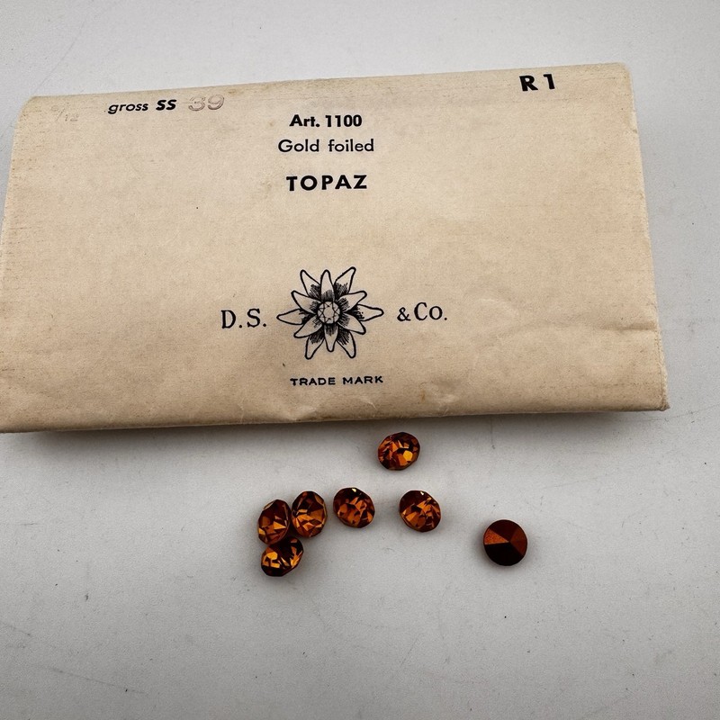 72 DS & Co Vintage Daniel Swarovski Round Topaz Crystal 8mm Gold Foil Point NOS