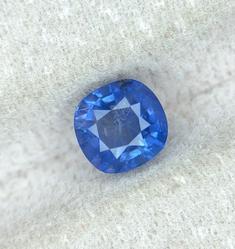 1.63 Carat Natural Blue Sapphire Loose Gemstone from Sri Lanka