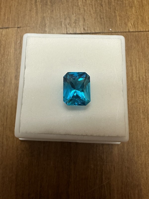 Loose Gemstone, Approx 2.50ct 10x8mm, EC Paraiba ICE Simulated Gemstone, New