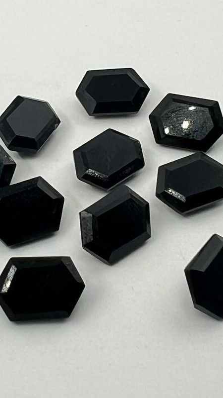 [WHOLESALE] BLACK ONYX GLASS FIELD FACETED HEXAGONE SHAPE LOOSE GEMSTONE gallery