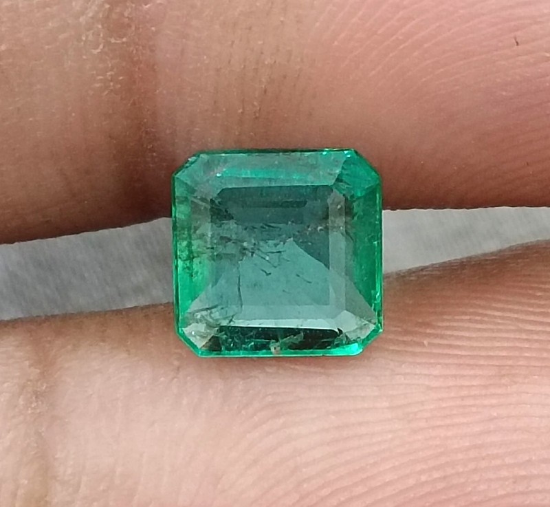 GSI certified 1.38ct Medium Green Zambian Emerald Minor Oiled Gemstone