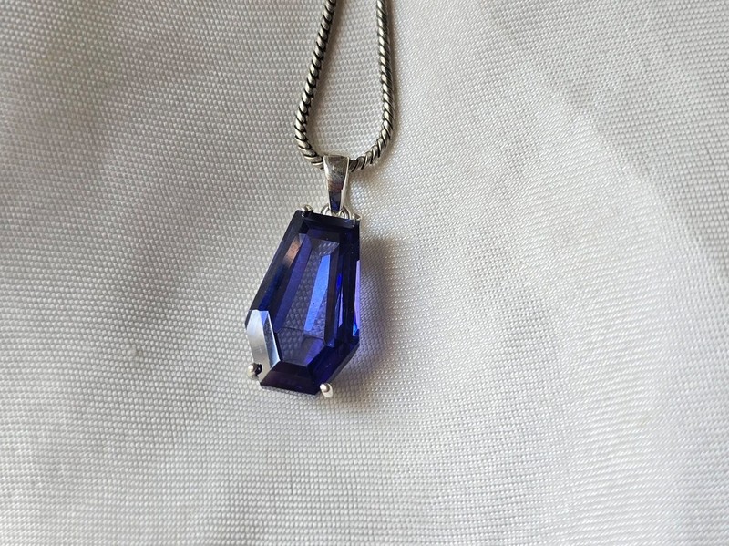 Certified 24 Ct Natural Blue Sapphire Fancy Silver Pendant Gemstone