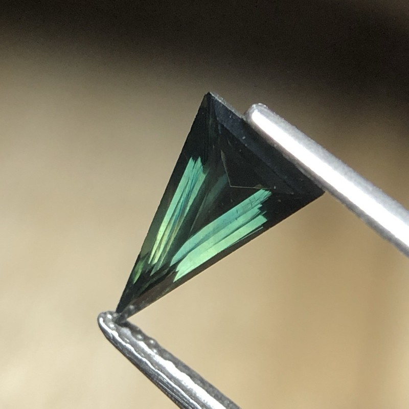 Green Sapphire Kite Cut 9 MM 0.90 Carat Natural September Birthstone For Jewelry