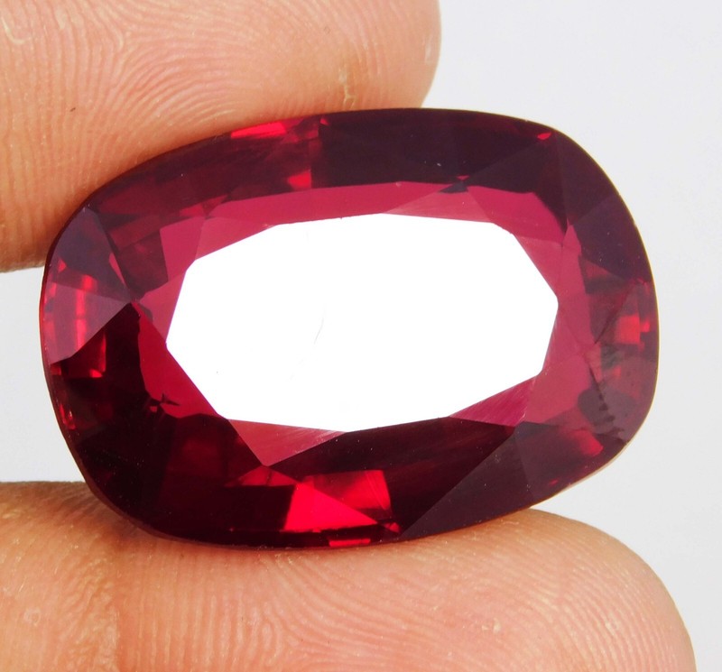 Certified 100.05 Ct Natural BURMA Pigeon Blood Red Ruby Unheated Loose Gemstone gallery