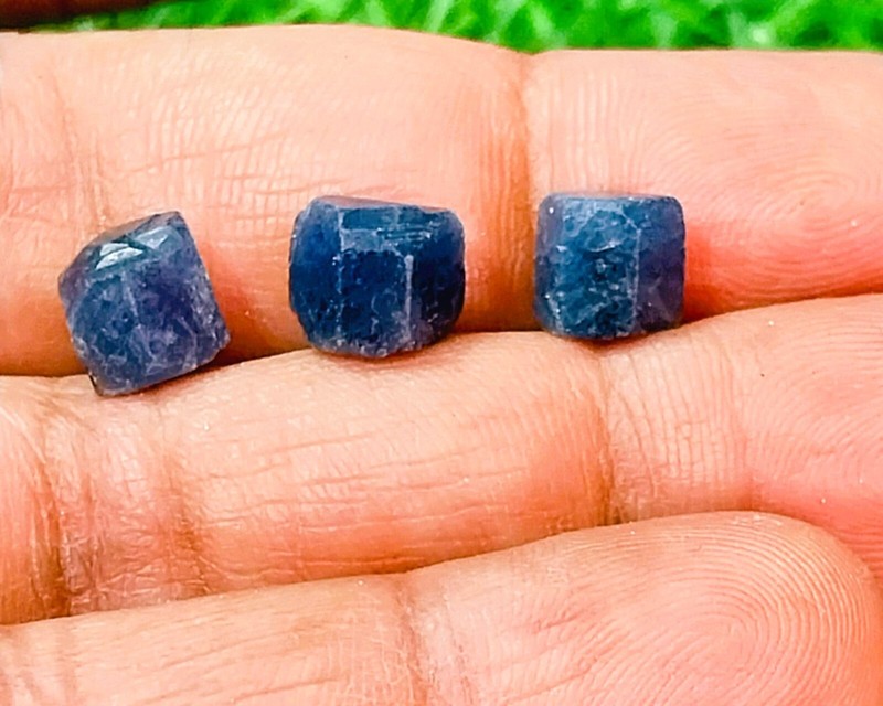 Natural Ceylon Blue Sapphire Rough Loose 100% Untreated Sapphire Rock 100 Ct-Lot gallery