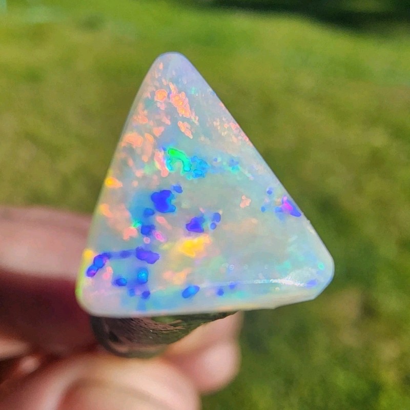 Australian Crystal Opal 2 Ct. Double Sided . This GEM has All The Colors . 💯💢