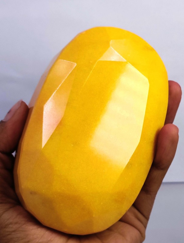 Elegant Quality 3145.5 Ct Natural Yellow Sapphire Oval Shape IGL Gemstone 6MHO