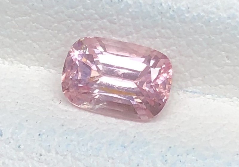 Pink Pastel Peach Spinel 0.72 Ct loose gemstone 053
