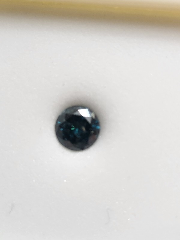 ROUND SHAPED IRR BLUE DIAMOND 5MM .60 CT WITH CASE WITH 14KT WH GOLD PENDANT