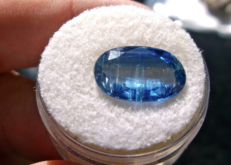 BLUE KYANITE WITH CATS EYE NEEDLE INCLUSIONS 1.2 GRAMS or 6.6 CARATS NEPAL 