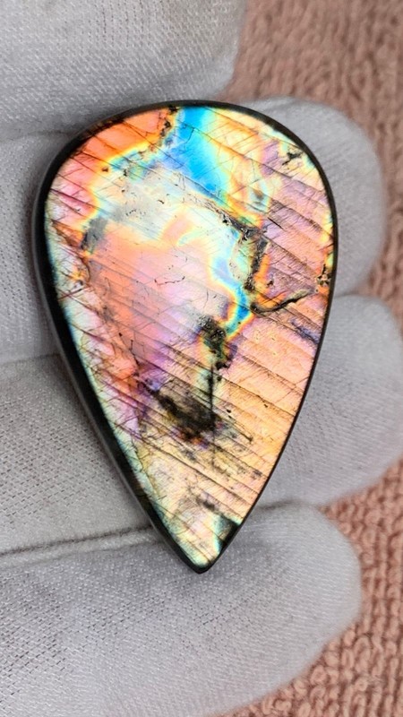 70cts Unique & Rare Multi Purple Colour Labradorite Pear Shape 44×28×7mm Size