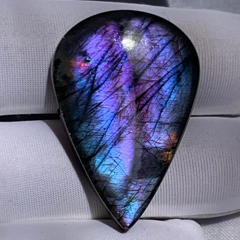43cts Beautiful Purple & Sky Blue Colour Labradorite Pear Shape 36×24×6mm