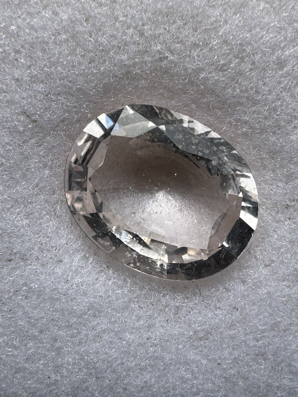 MORGANITE, Light Pink, 5.404 Carats, 14 x 11 mm Oval, VSI.