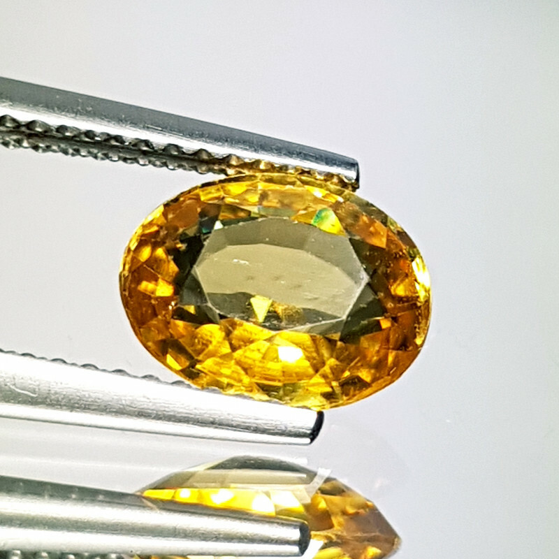 NATURAL GOLDEN YELLOW ZIRCON 2.65 CARATS STUNNING GEMSTONE