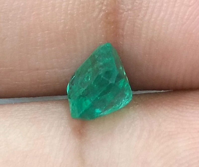 Certified 1.46ct Vivid Green Natural Zambian Emerald Minor Oiled Loose Gemstone. gallery