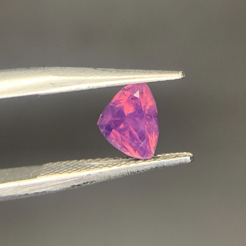 Natural Kashmir Opalescent Sapphire 1.12 Ct Purplish Pink Loose Gemstone
