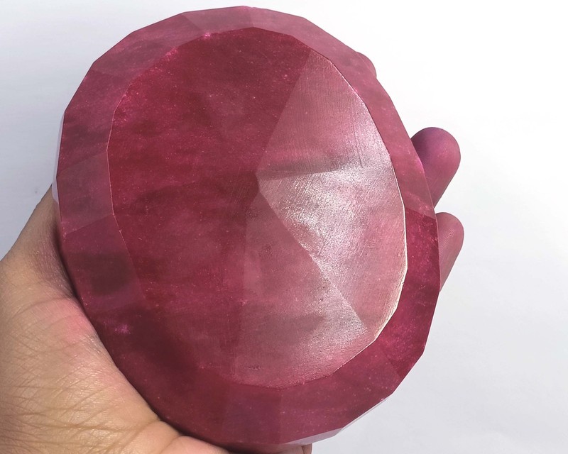 Exceptional 2405 Ct Natural Red Ruby Oval Shape IGL Certified Gemstone 6AHV gallery
