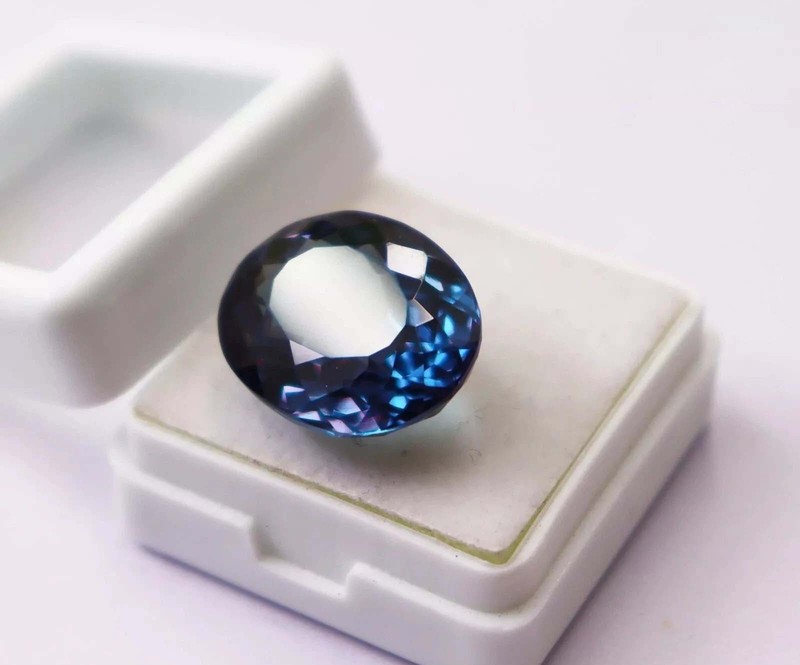12ct Natural Flawless Russian color Changing Gemstone Oval cut Gemstone Jewelry gallery