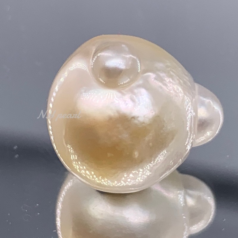 South Sea Pearl Gold Baroque 13.8mm x 13.7mm, 4.03g undrilled gallery