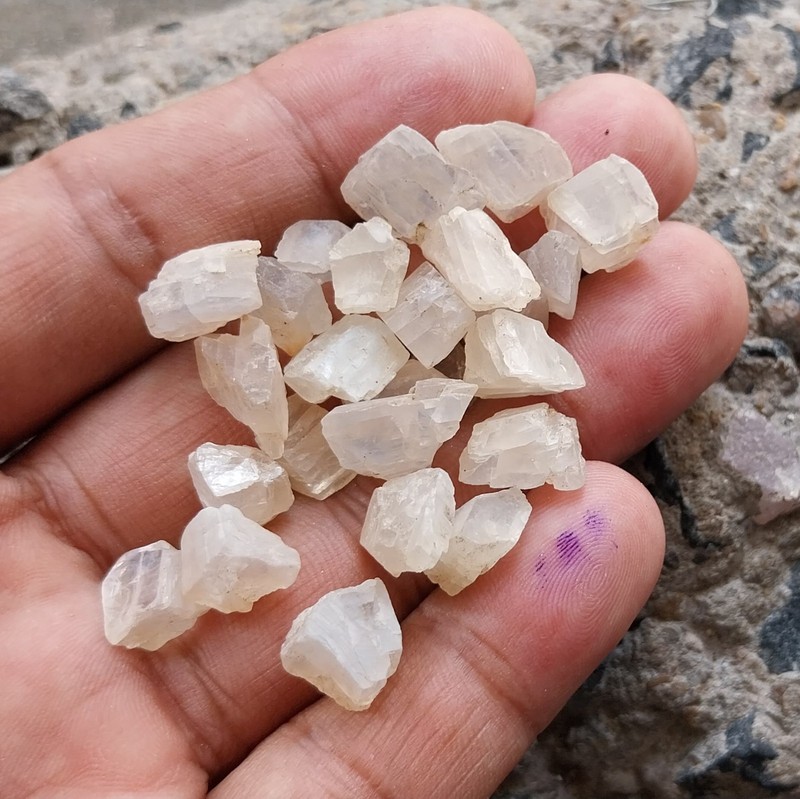 90 Ct 9 To 14 MM Natural White Color Rainbow Moonstone Rough Raw 25 Piece Lot gallery