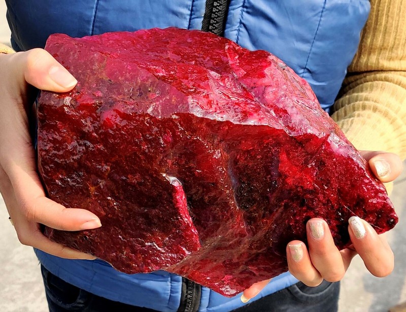 DYED 3760 CT RED RUBY NATURAL AFRICAN CERTIFIED GEMSTONE HUGE ROUGH MKO gallery