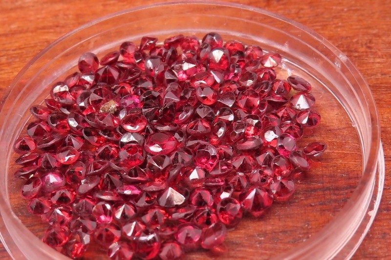 Rhodolite Garnet Mixed Sizes Round Cut 1.5 – 3 mm Lot Gemstone 30 PCS 60-23
