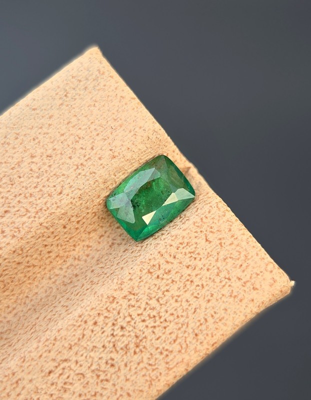 Emerald Gemstone Cushion Cut Natural Green Loose Transparent From Swat Pakistan