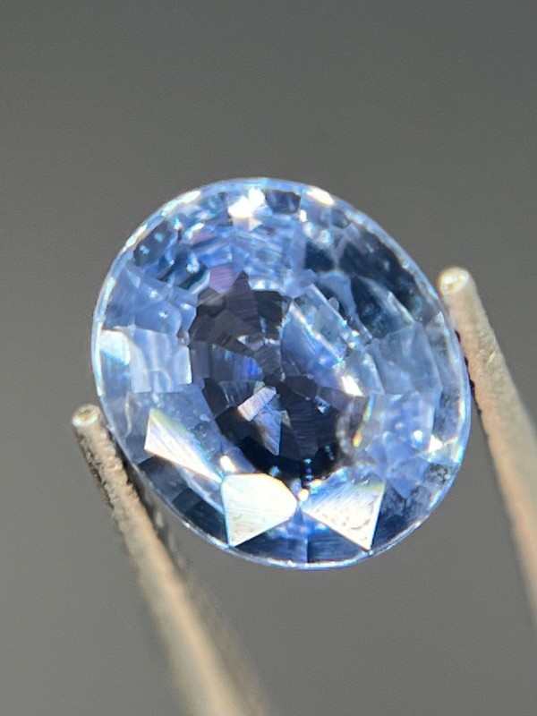 .68 Crt Natural Light Blue Sapphire Oval Cut Loose Gemstone 5.58 mm BLS48